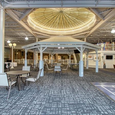 Radisson Hotel And Conference Center フォンデュラク エクステリア 写真