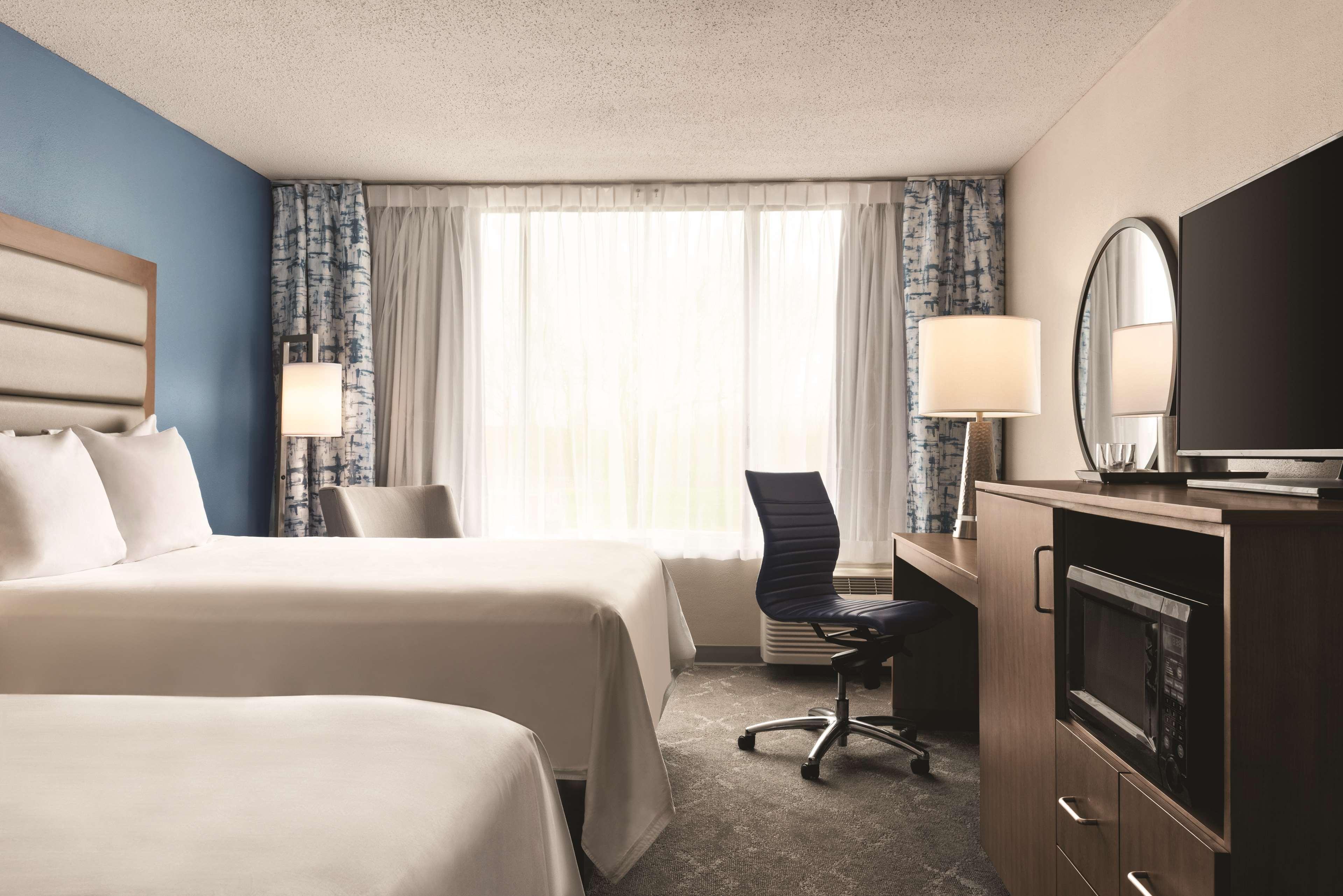 Radisson Hotel And Conference Center フォンデュラク エクステリア 写真
