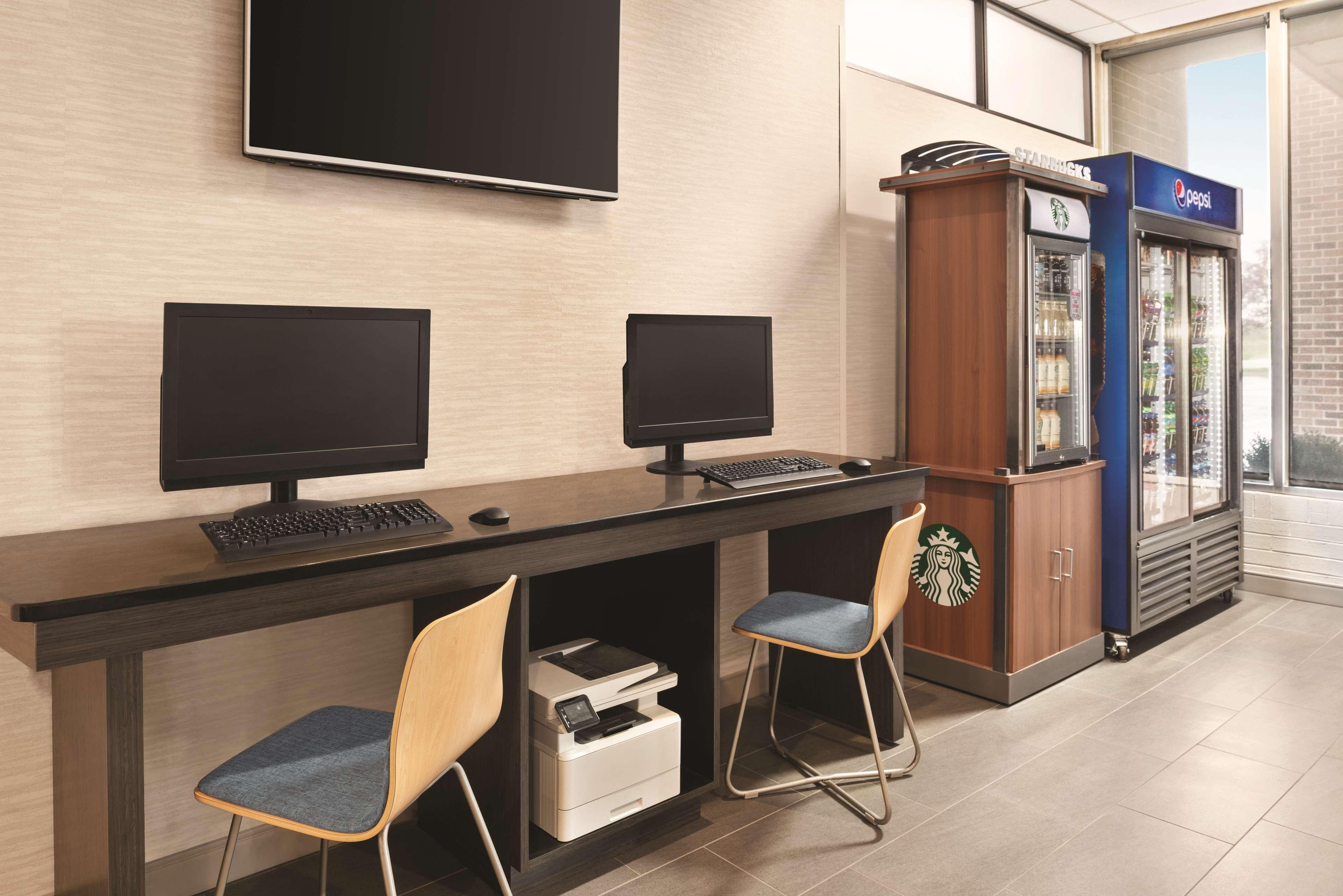Radisson Hotel And Conference Center フォンデュラク エクステリア 写真