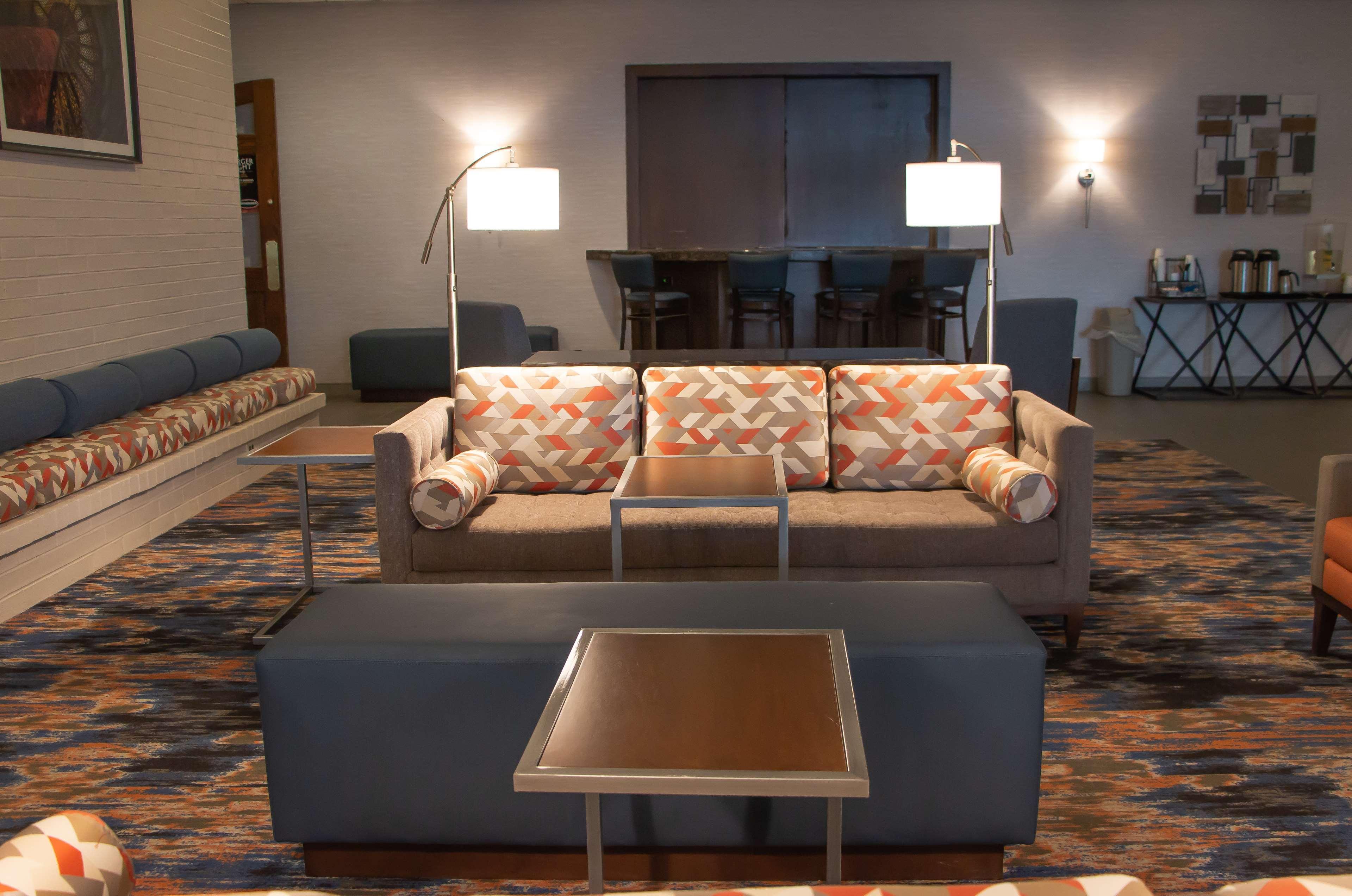Radisson Hotel And Conference Center フォンデュラク エクステリア 写真