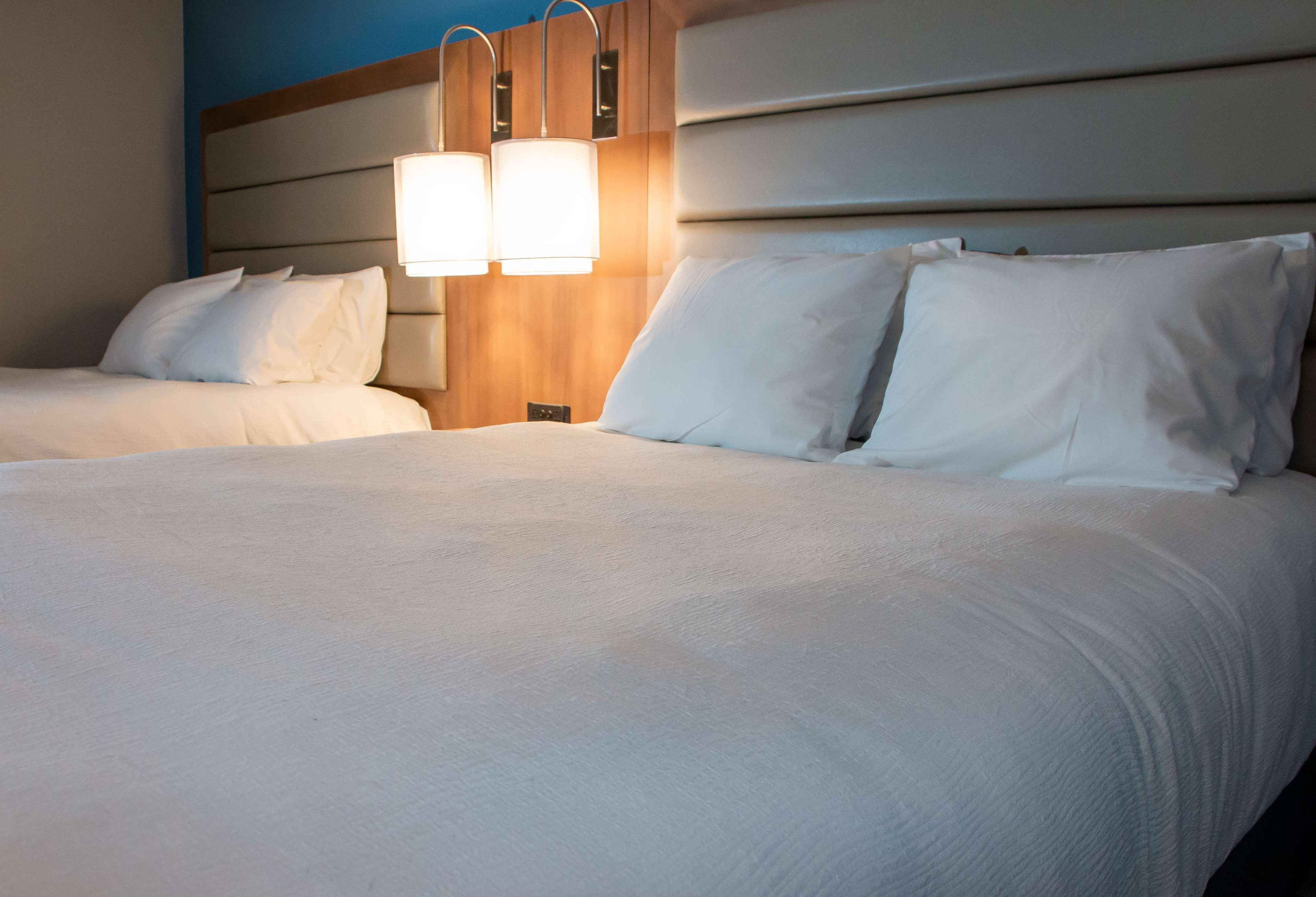 Radisson Hotel And Conference Center フォンデュラク エクステリア 写真