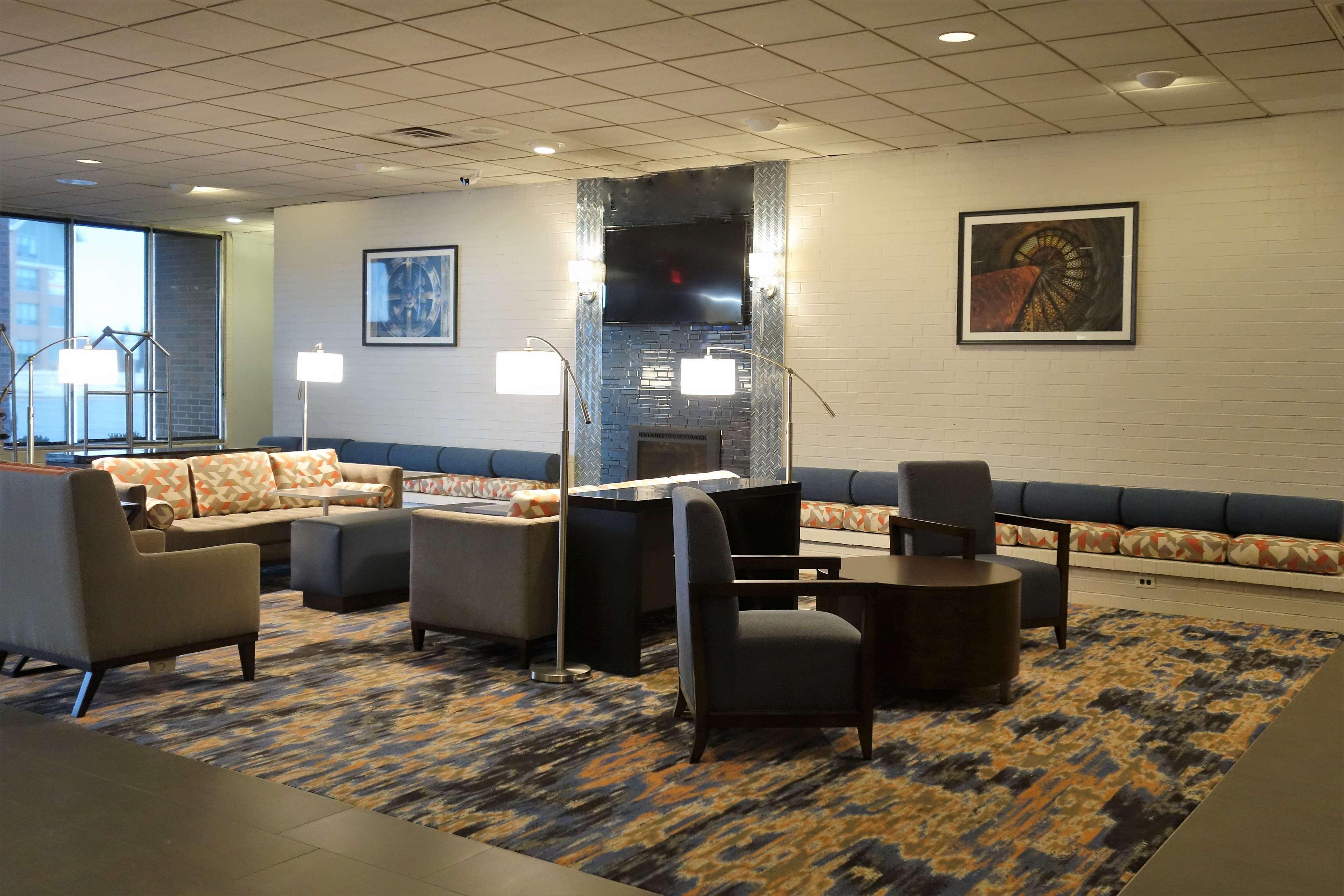 Radisson Hotel And Conference Center フォンデュラク エクステリア 写真