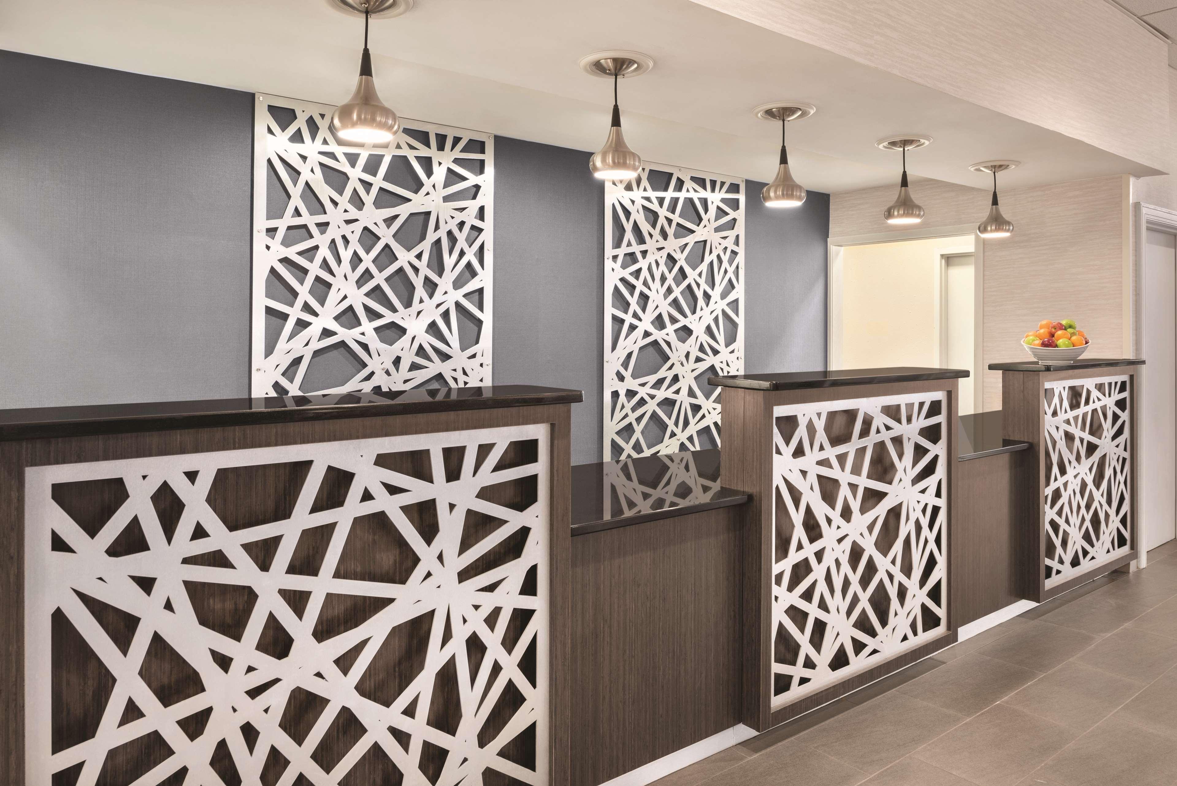 Radisson Hotel And Conference Center フォンデュラク エクステリア 写真
