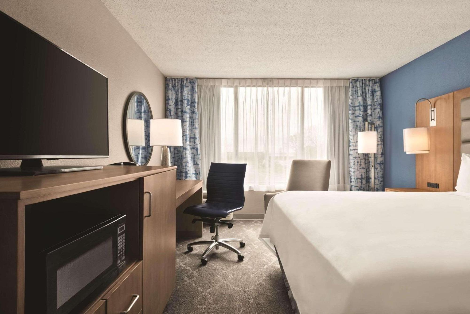 Radisson Hotel And Conference Center フォンデュラク エクステリア 写真