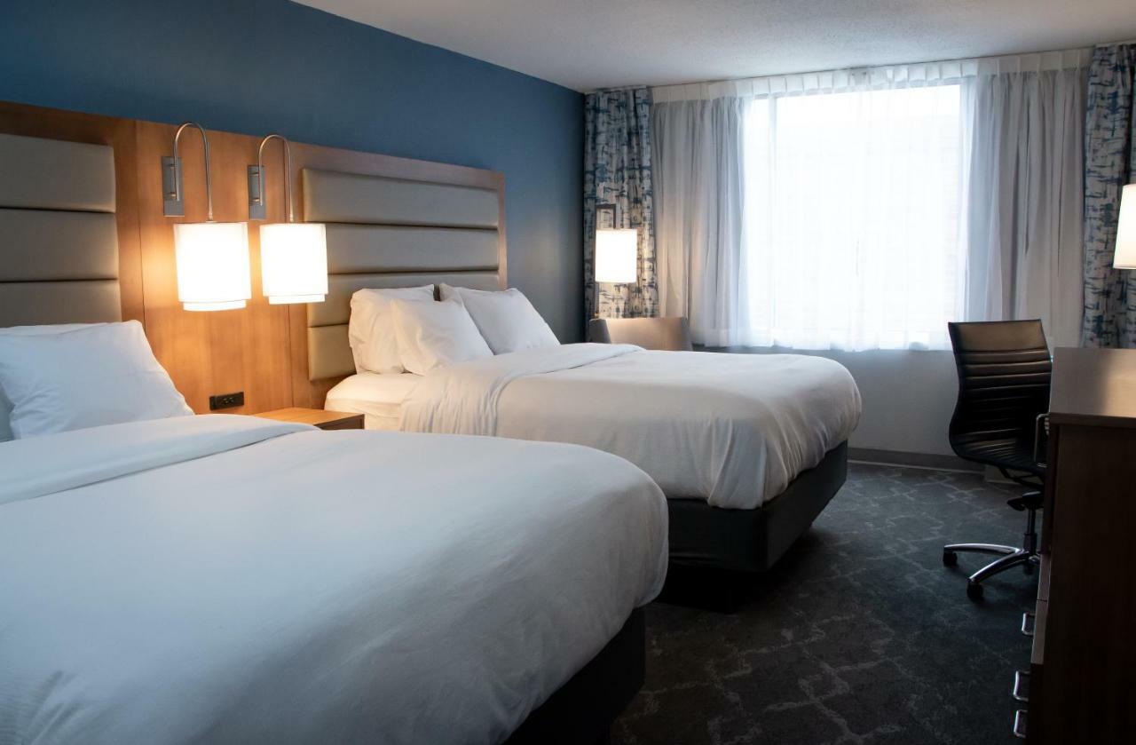 Radisson Hotel And Conference Center フォンデュラク エクステリア 写真