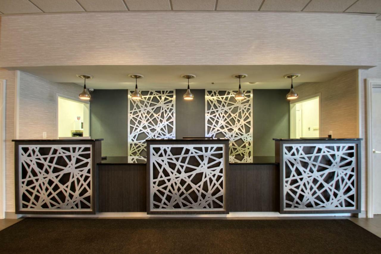 Radisson Hotel And Conference Center フォンデュラク エクステリア 写真