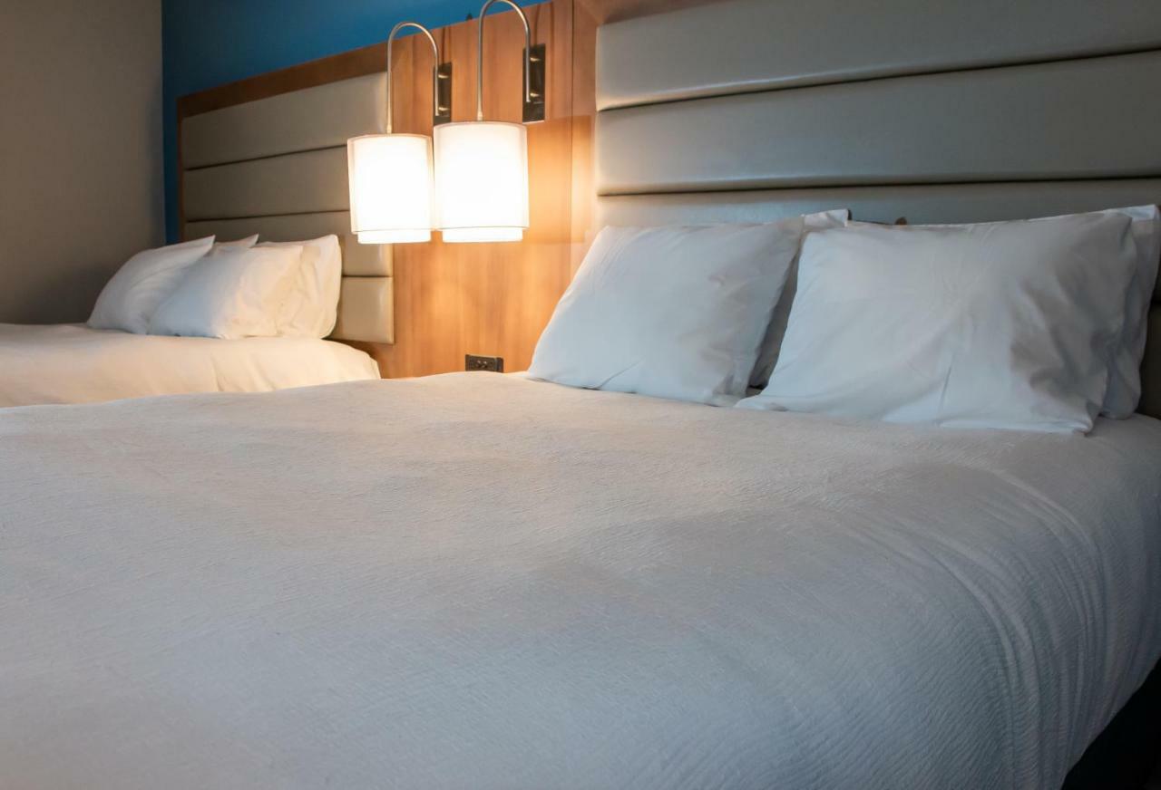 Radisson Hotel And Conference Center フォンデュラク エクステリア 写真