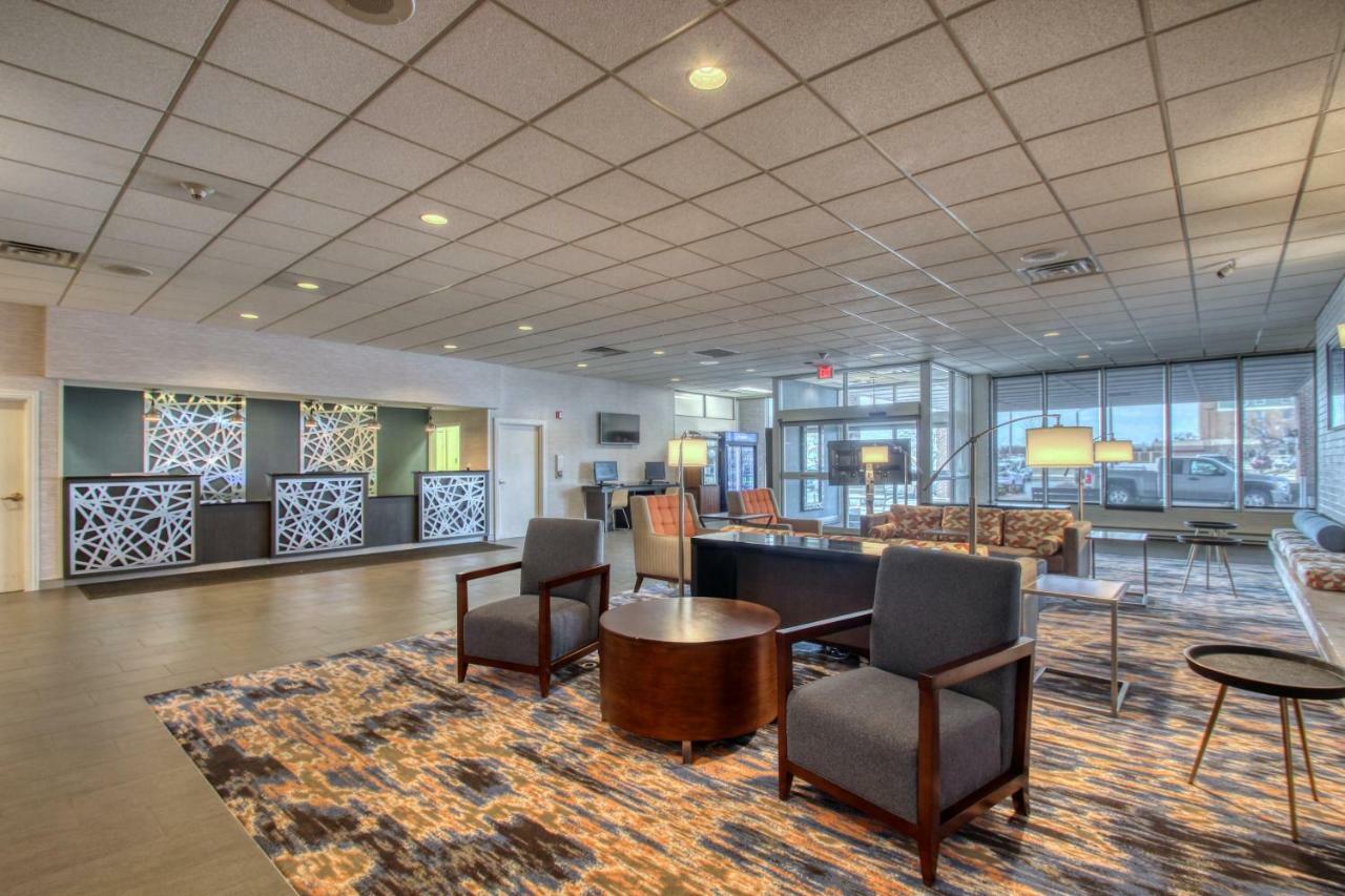 Radisson Hotel And Conference Center フォンデュラク エクステリア 写真