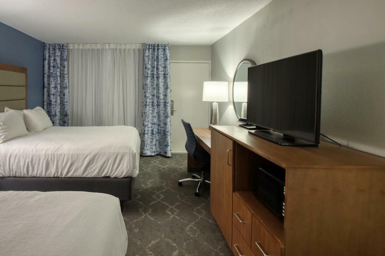 Radisson Hotel And Conference Center フォンデュラク エクステリア 写真