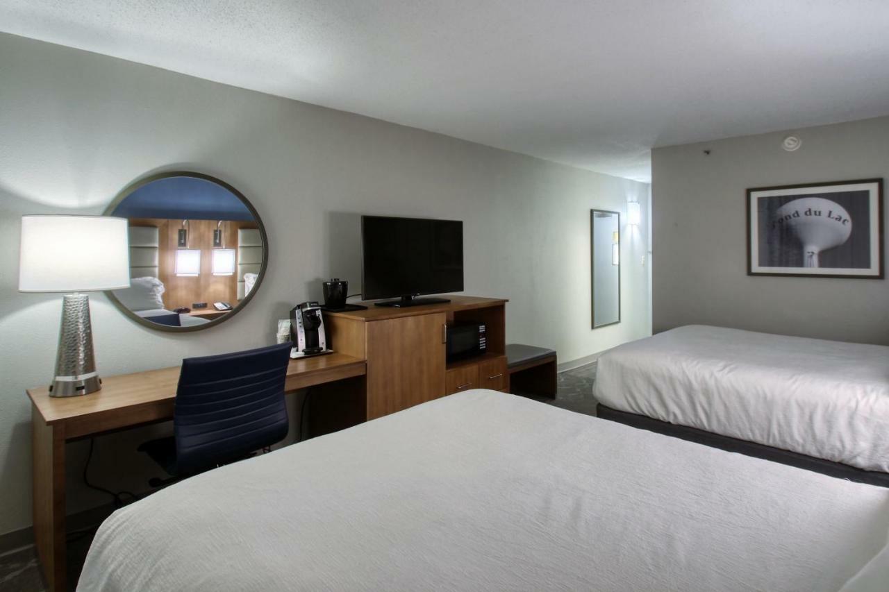 Radisson Hotel And Conference Center フォンデュラク エクステリア 写真